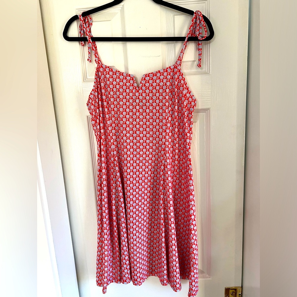 NWT. Lily Rose floral red/light blue minidress. Adjustable straps. Size XL.